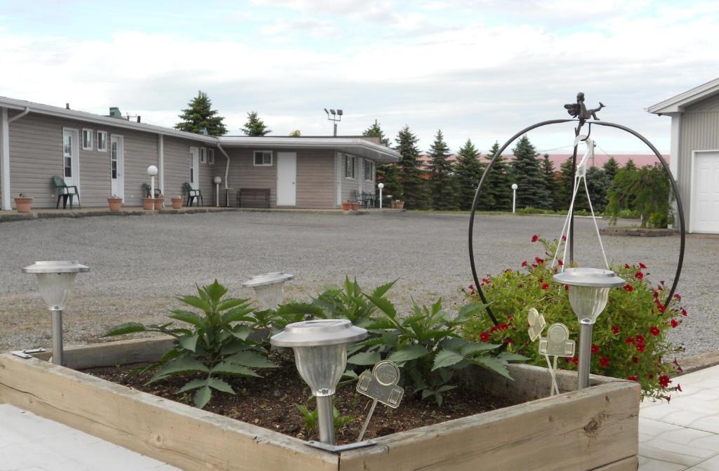 Motel Normandie Louiseville Exterior photo