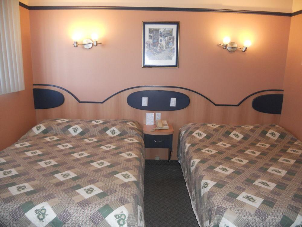 Motel Normandie Louiseville Exterior photo