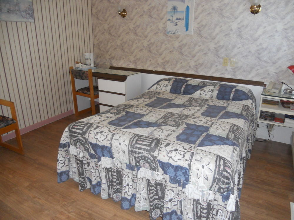 Motel Normandie Louiseville Exterior photo